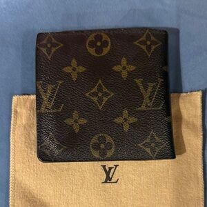 Louis Vuitton Monogram Bi-Fold Wallet  Louis Vuitton Authentic Code CA0034